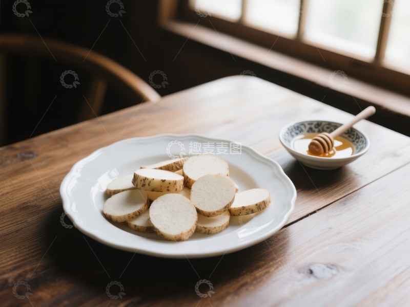 高清大图下载【趣麦麦图】切片山药与蜂蜜，木桌上的健康美食