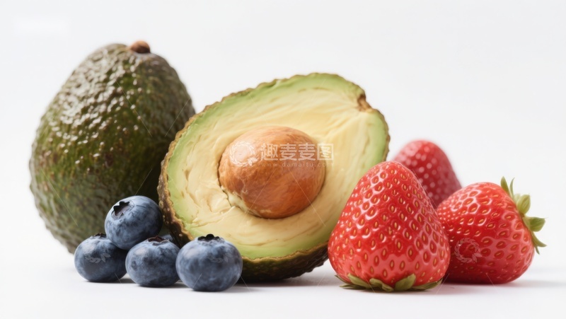 高清大图下载【趣麦麦图】新鲜水果组合：牛油果、草莓与蓝莓