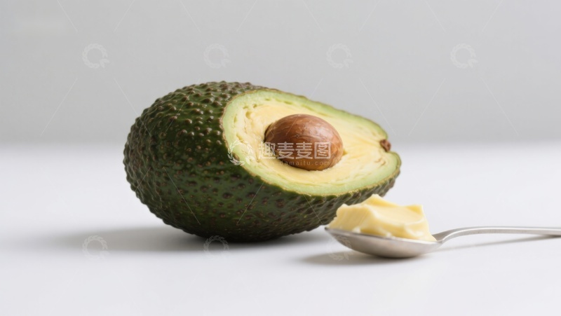 高清大图下载【趣麦麦图】切开的牛油果与勺子
