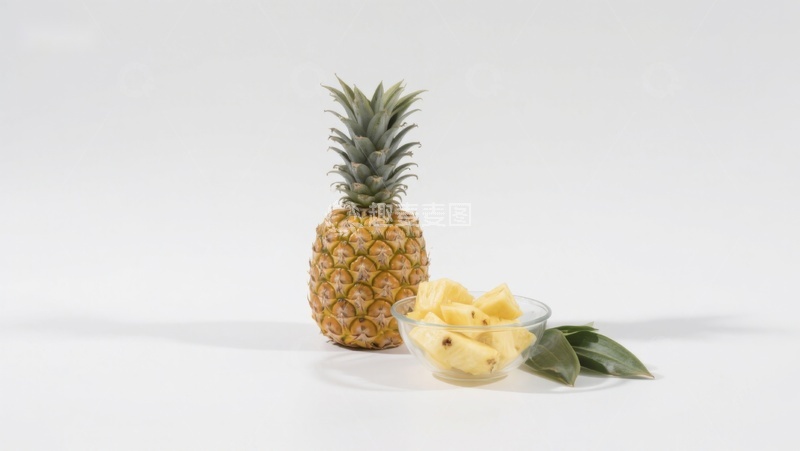 高清大图下载【趣麦麦图】新鲜菠萝与切片展示