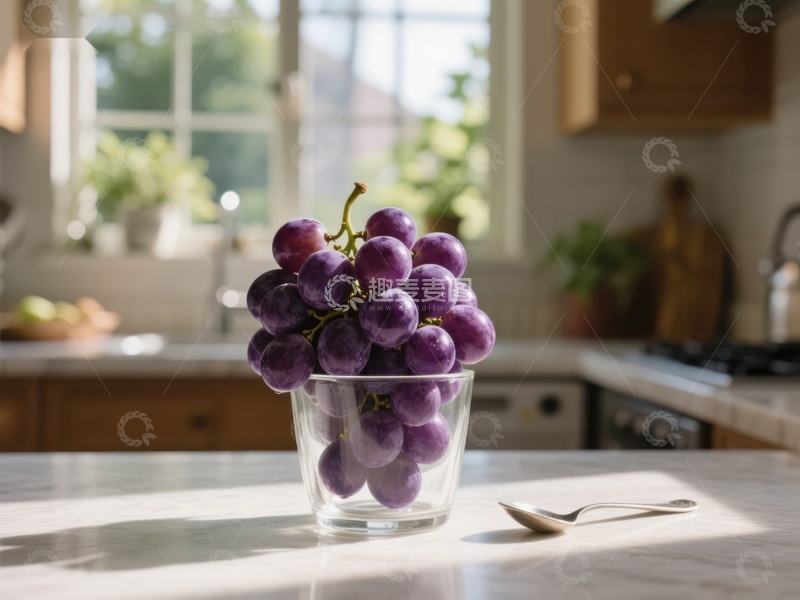 高清大图下载【趣麦麦图】阳光下的葡萄杯