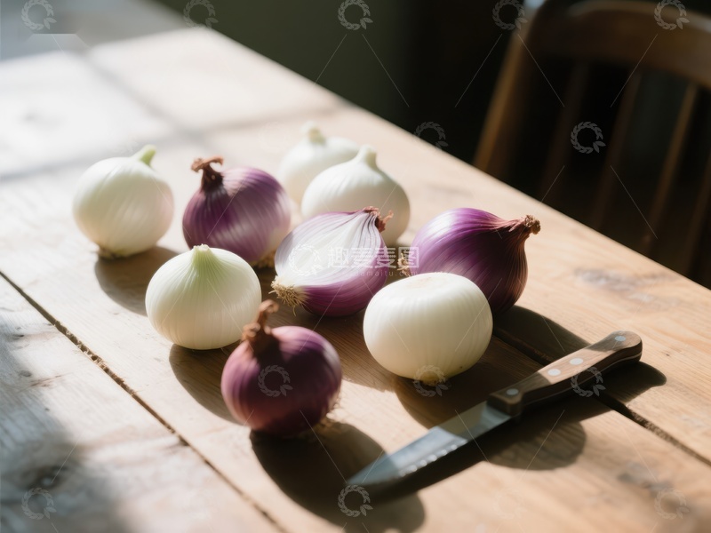 高清大图下载【趣麦麦图】洋葱与刀具在木质桌面上的静物