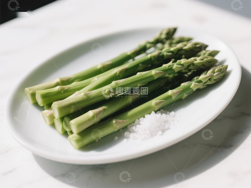 高清大图下载【趣麦麦图】新鲜芦笋配盐粒