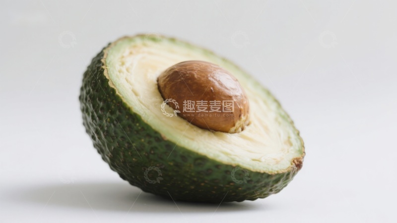 高清大图下载【趣麦麦图】切开的牛油果展示其种子