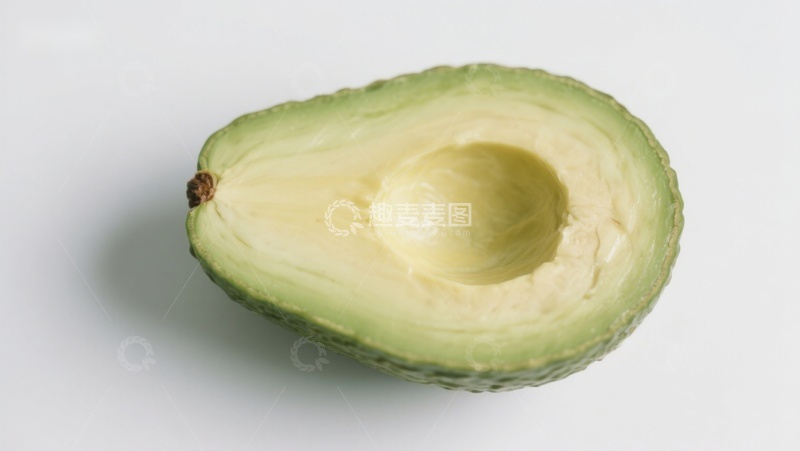 高清大图下载【趣麦麦图】切开的牛油果展示其果肉和果核