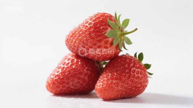 新鲜草莓堆叠特写