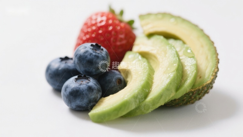 高清大图下载【趣麦麦图】新鲜水果组合：草莓、蓝莓与牛油果