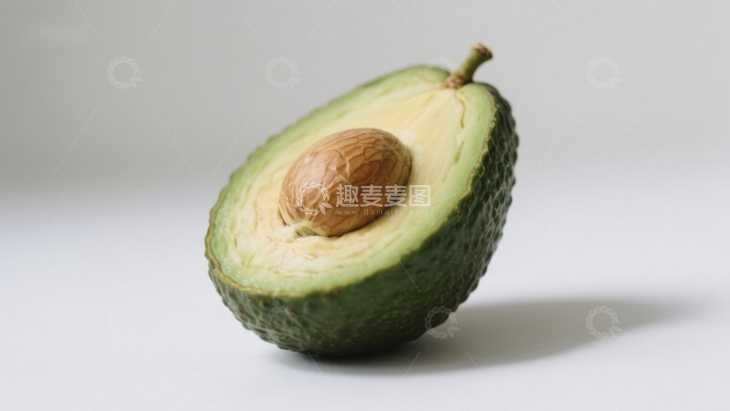 高清大图下载【趣麦麦图】切开的牛油果展示其种子