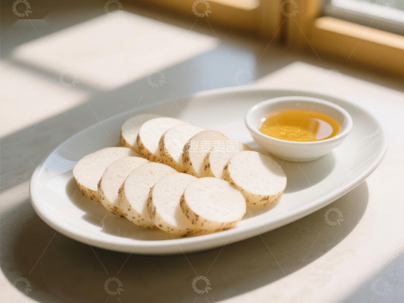 高清大图下载【趣麦麦图】切片山药配酱料，阳光洒落餐桌