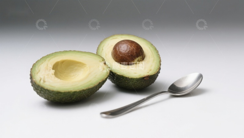 高清大图下载【趣麦麦图】切开的牛油果与勺子