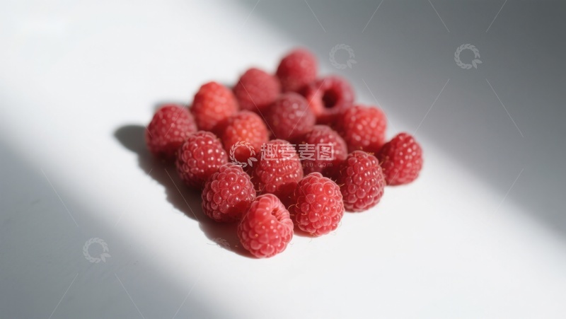 高清大图下载【趣麦麦图】阳光下的新鲜覆盆子