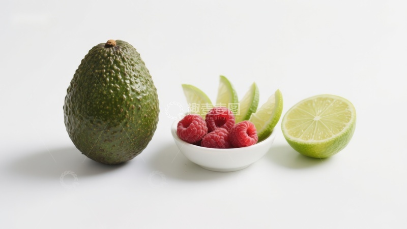 高清大图下载【趣麦麦图】牛油果、覆盆子与青柠的清新组合