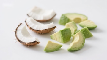 椰子与牛油果切片对比