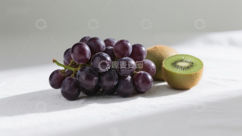 高清大图下载【趣麦麦图】葡萄与猕猴桃的静物组合