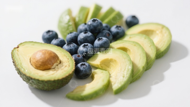 高清大图下载【趣麦麦图】新鲜牛油果与蓝莓的健康组合
