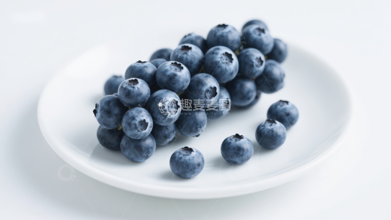 高清大图下载【趣麦麦图】新鲜蓝莓置于白色盘中