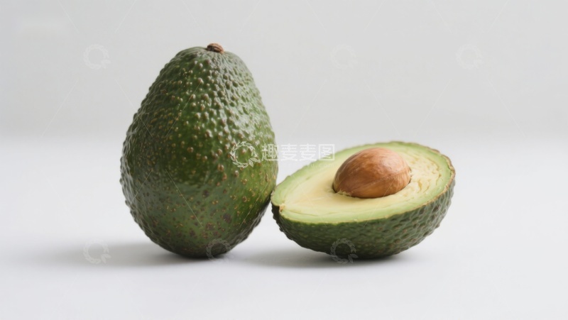 高清大图下载【趣麦麦图】新鲜牛油果与切半展示