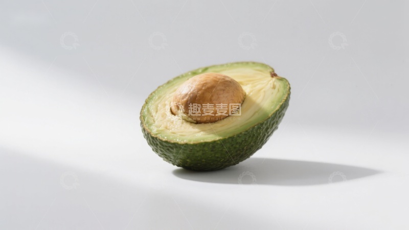 高清大图下载【趣麦麦图】切开的牛油果展示果核