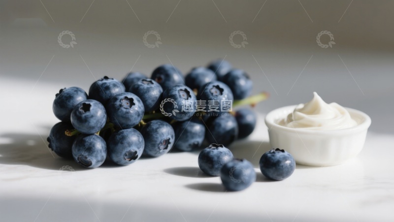 高清大图下载【趣麦麦图】新鲜蓝莓与奶油的搭配