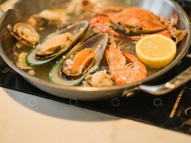 高清大图下载【趣麦麦图】海鲜锅烹饪，热气腾腾的美味