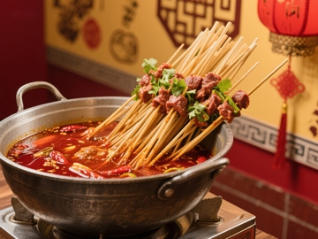 麻辣串串香，热锅煮美味