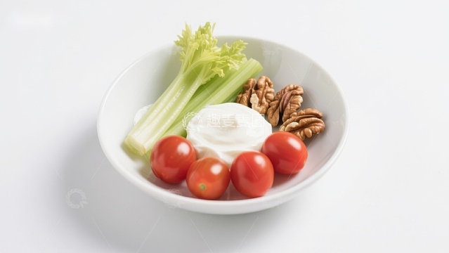 健康轻食：蔬菜坚果配酸奶