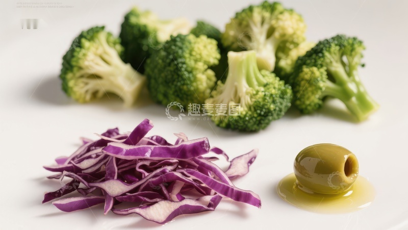 高清大图下载【趣麦麦图】西兰花、紫甘蓝与橄榄油的健康食材组合