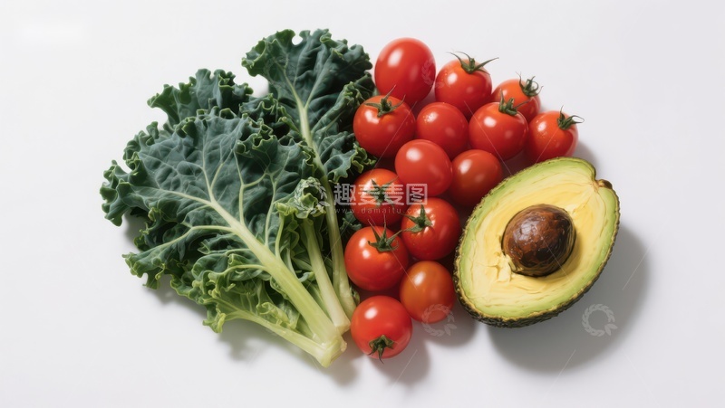 高清大图下载【趣麦麦图】新鲜蔬菜组合：羽衣甘蓝、樱桃番茄和牛油果