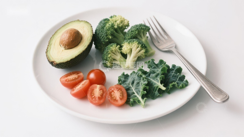 高清大图下载【趣麦麦图】健康餐盘：鳄梨、西兰花、樱桃番茄和羽衣甘蓝