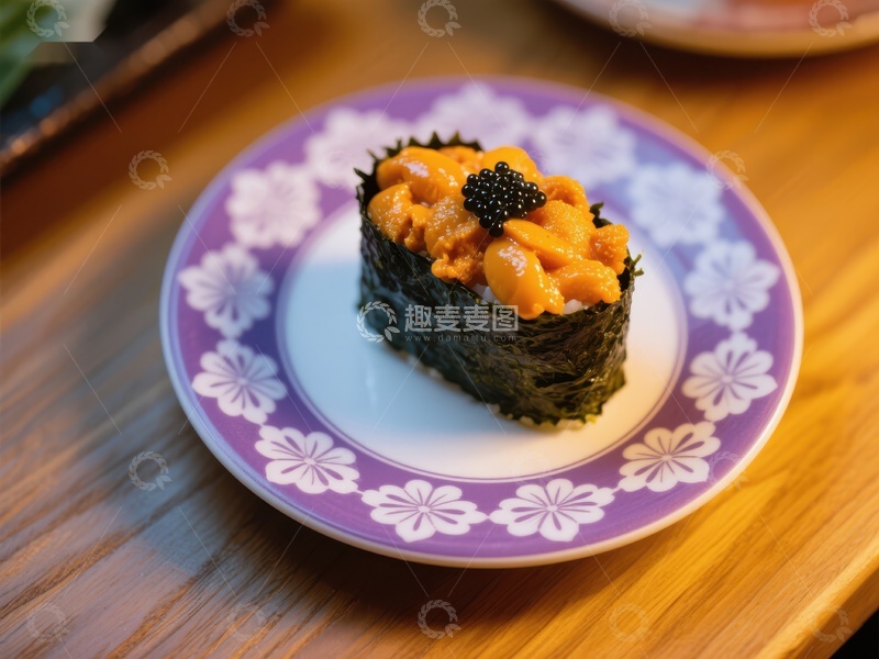 高清大图下载【趣麦麦图】海苔包裹的金枪鱼寿司配鱼子酱