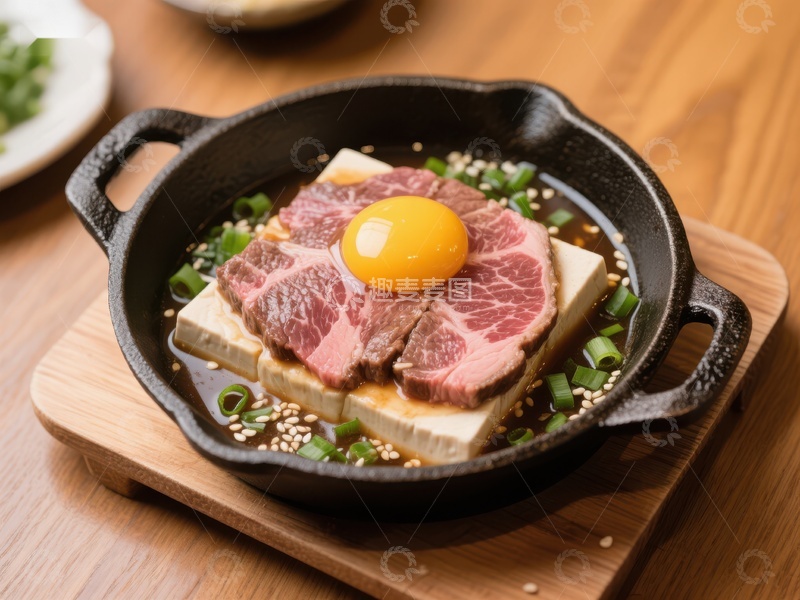 高清大图下载【趣麦麦图】-铁锅煎肉配蛋黄豆腐