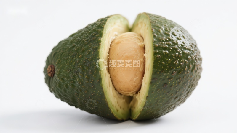 高清大图下载【趣麦麦图】切开的鳄梨展示果肉和种子