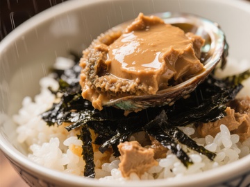 鲍鱼盖饭：海鲜与米饭的完美结合