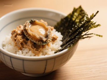 鲍鱼饭配海苔，日式美食