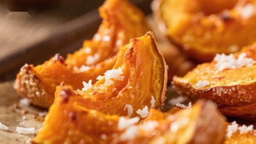 香脆南瓜片撒盐特写