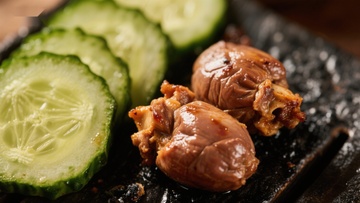 酱鸭胗配黄瓜片