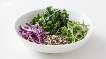 新鲜蔬菜沙拉碗