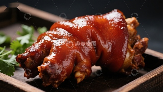 美味烤猪蹄，色泽诱人