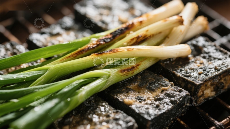 高清大图下载【趣麦麦图】烤韭菜与黑豆腐的美味组合