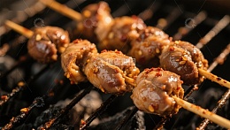 烤串上的美味鸡肉