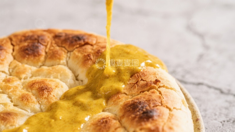 高清大图下载【趣麦麦图】金黄酱汁浇灌酥脆面包