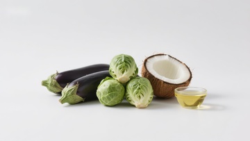 新鲜蔬菜与椰子油组合