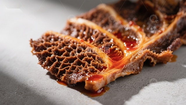 烤制蜂窝状肉片特写
