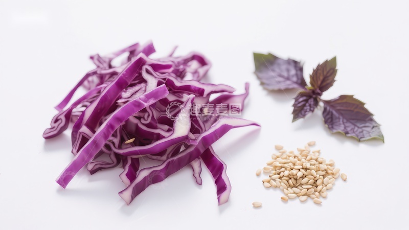 高清大图下载【趣麦麦图】紫甘蓝切丝与芝麻、紫苏叶的组合