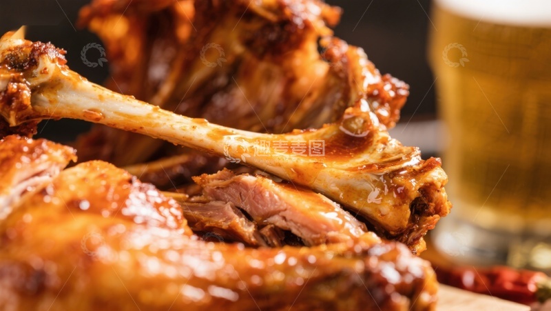 高清大图下载【趣麦麦图】烤鸡配啤酒，美味佳肴