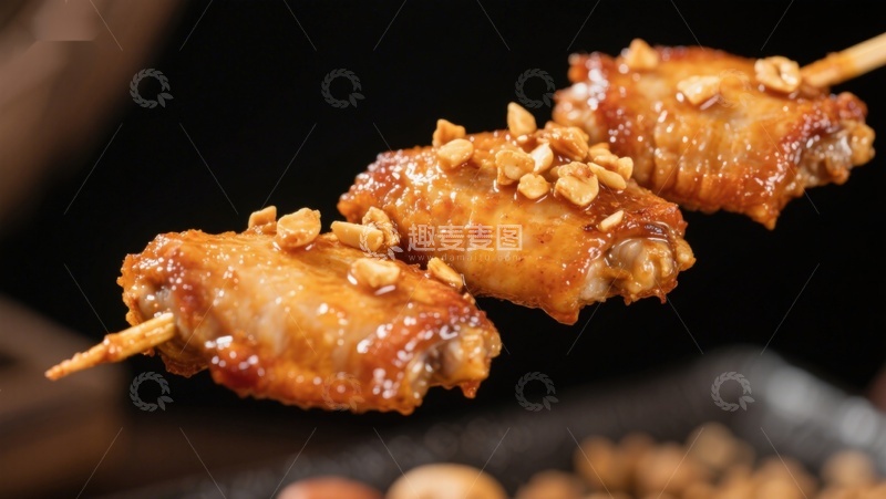 高清大图下载【趣麦麦图】串烤鸡翅配花生，美味诱人