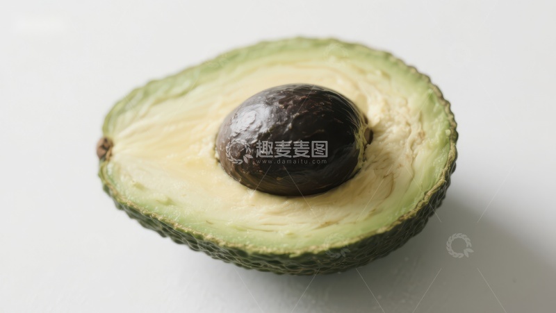 高清大图下载【趣麦麦图】新鲜切开的牛油果