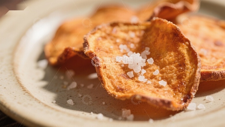 脆烤红薯片撒海盐