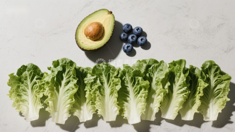 高清大图下载【趣麦麦图】新鲜生菜、牛油果与蓝莓的健康组合