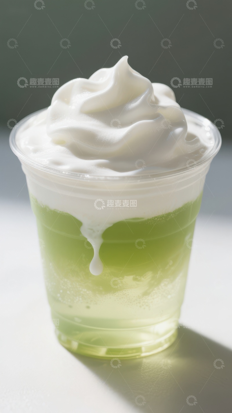 高清大图下载【趣麦麦图】绿色饮品配奶油